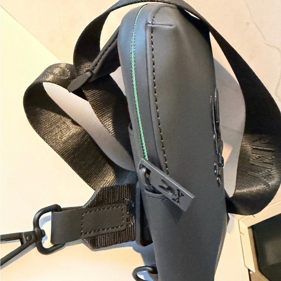 Psycho Bunny rubberized crossbody bag - Picture 6 of 9